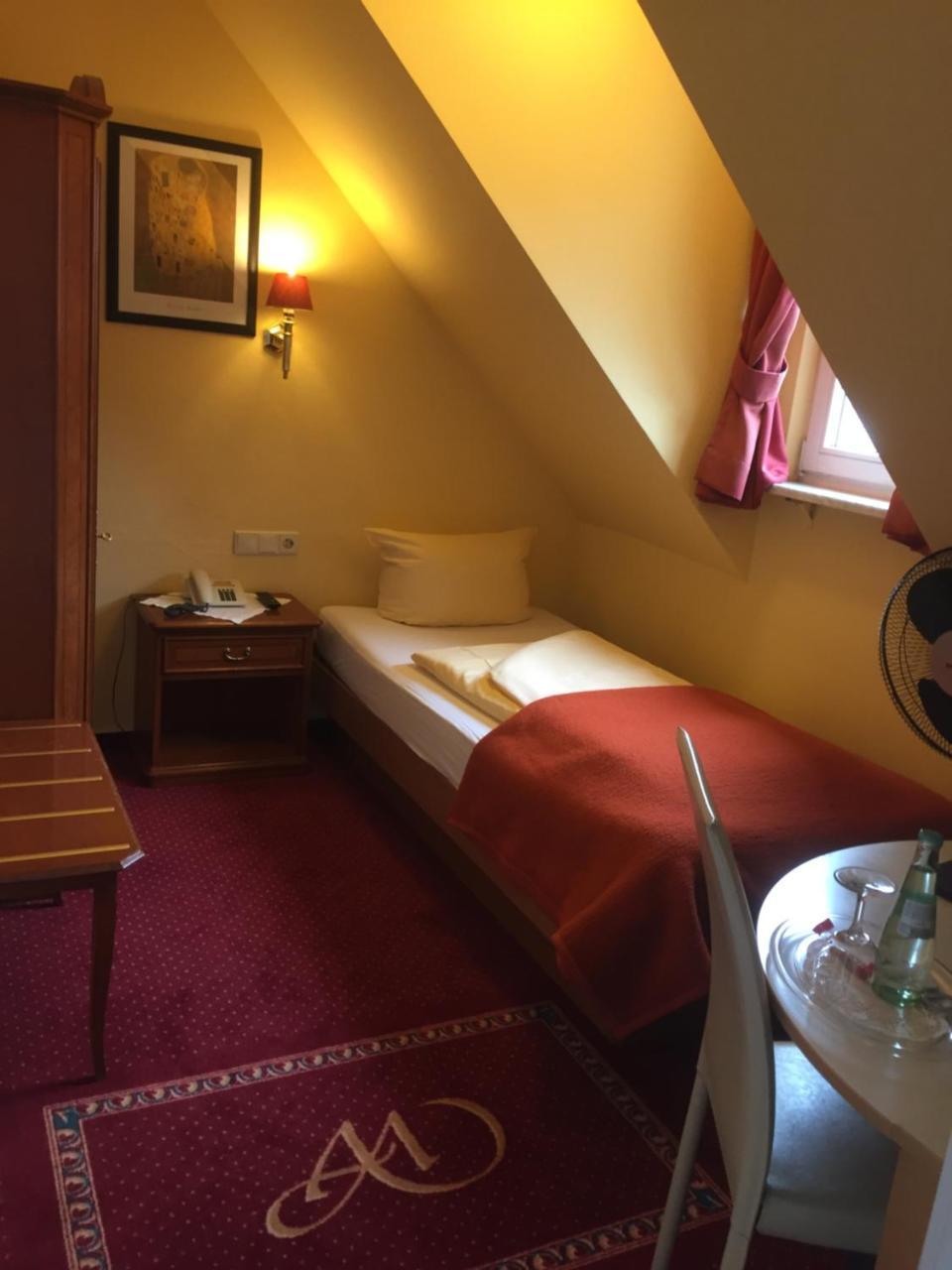 Hotel Garni Wiestor Uberlingen Exterior foto
